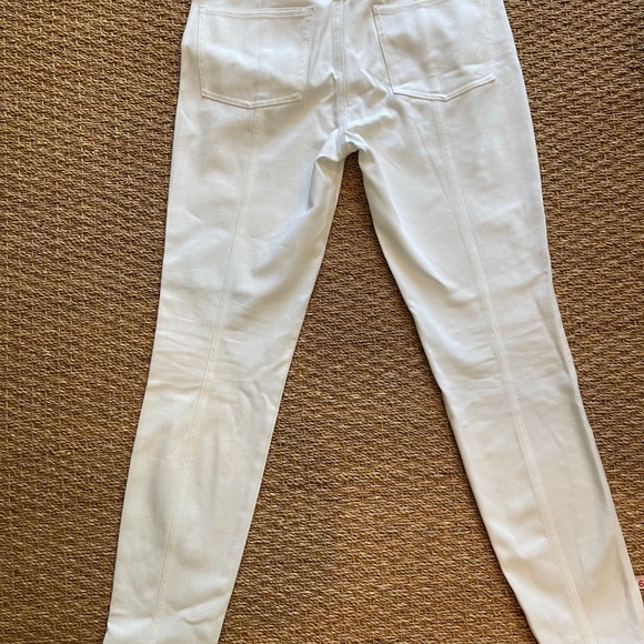 NWT White St. John Jeans, size 4 - Picture 7 of 14